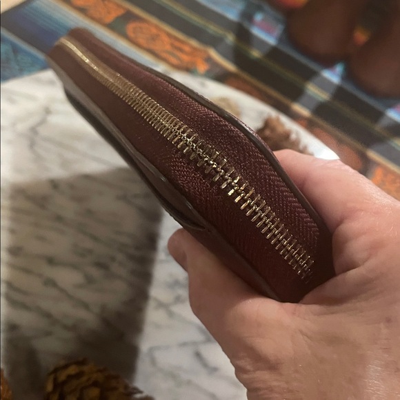 Kate Spade Deep Plum Zip Up Leather Wallet Gold Accents, EUC 🎁 - Picture 9 of 12
